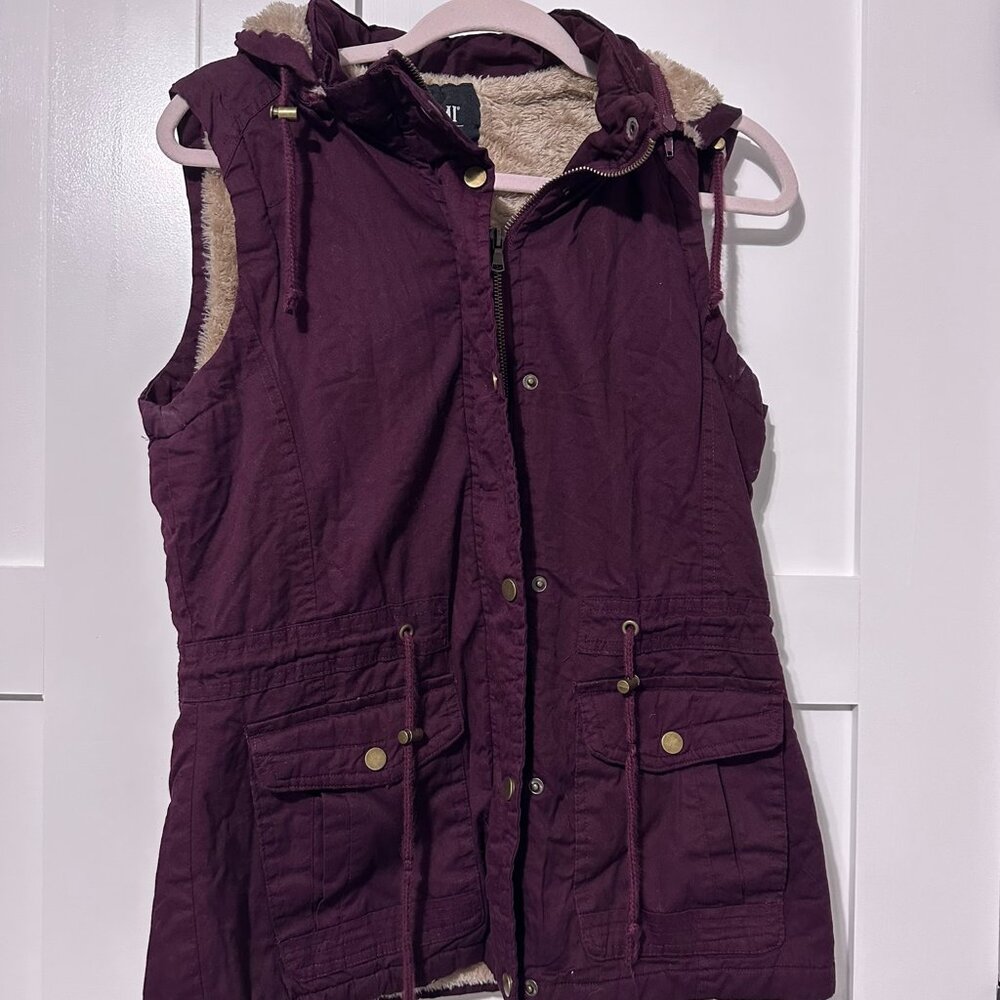 YMI maroon faux fur lined Anorak utility vest size L